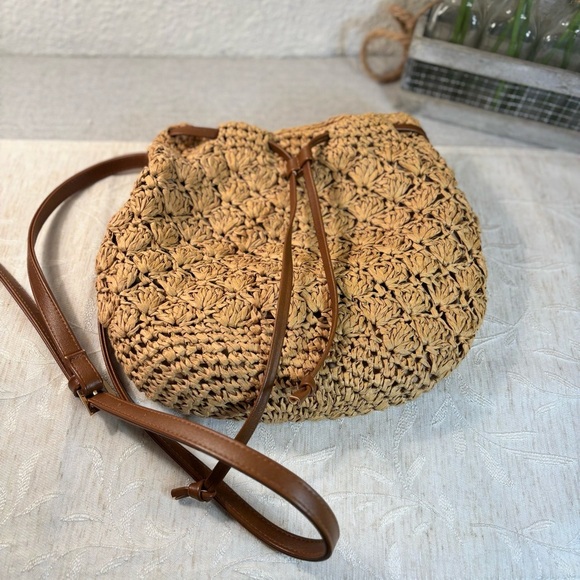 btb Los Angeles Isabella Paper Straw Drawstring Bag. Sand Color. Adjustable - Picture 9 of 11